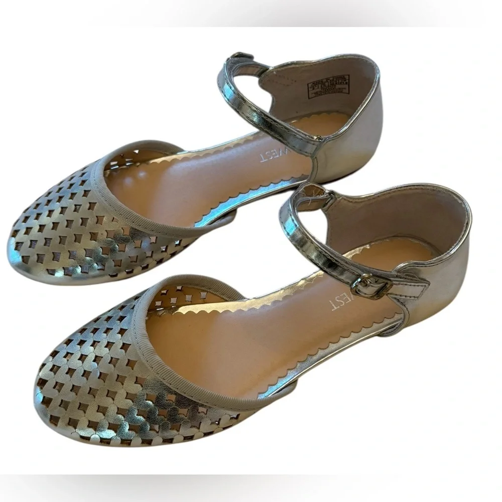 Nine West Vivien Metallic Silver Flats Size 2 M NWT - Picture 5 of 15